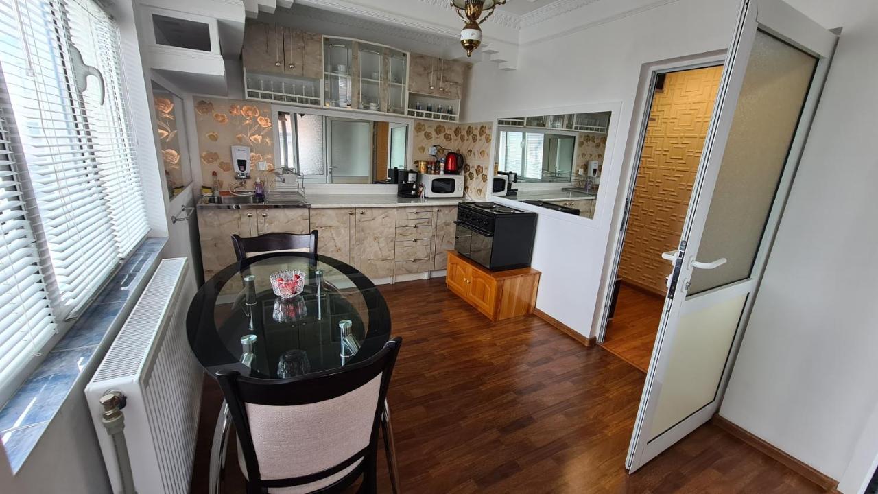 Guest House Anna مونتانا المظهر الخارجي الصورة