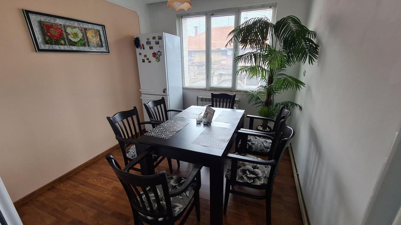 Guest House Anna مونتانا المظهر الخارجي الصورة