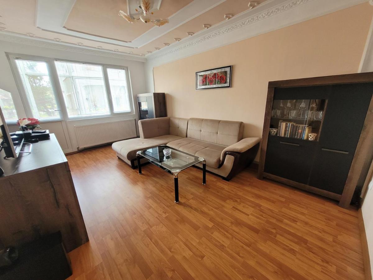 Guest House Anna مونتانا المظهر الخارجي الصورة